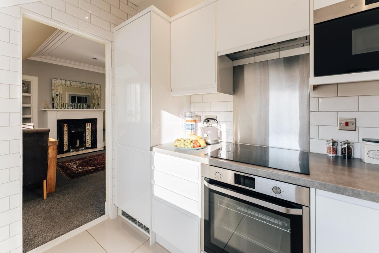 Luxury Inverness Central Apartment Private Parking 외부 사진